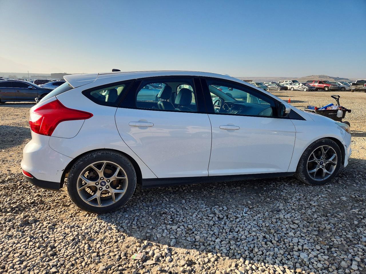 2014 FORD FOCUS SE photo 3
