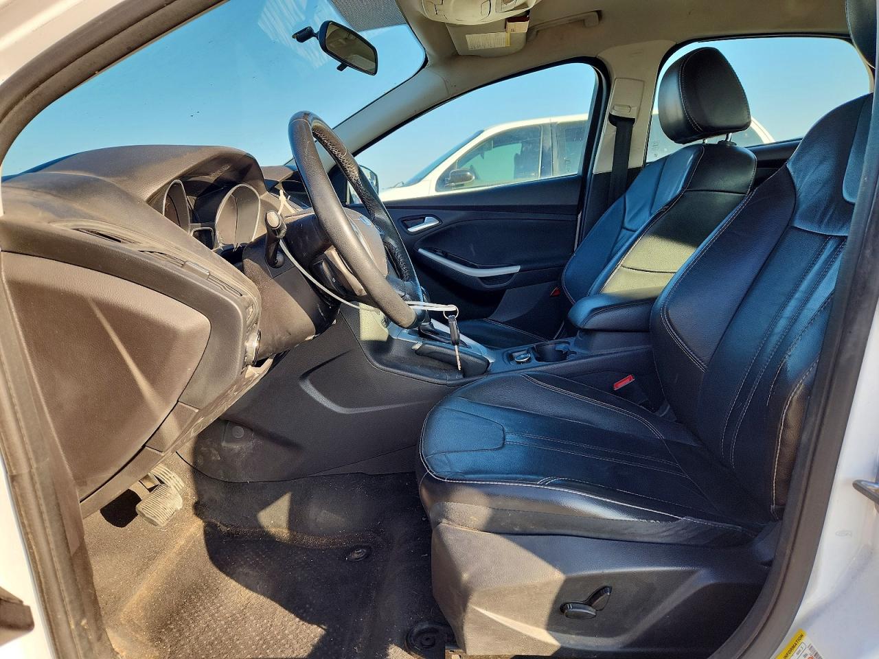 2014 FORD FOCUS SE photo 7