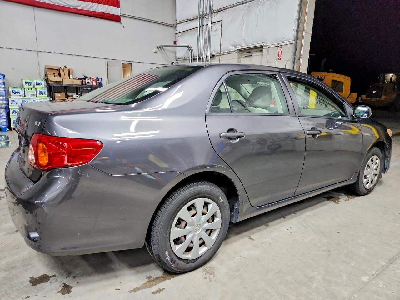 2010 TOYOTA COROLLA LE photo 7