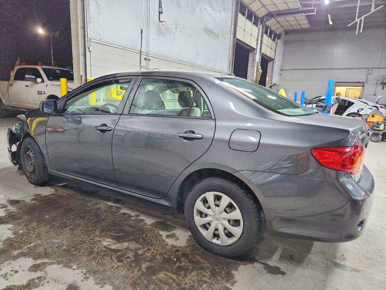 2010 TOYOTA COROLLA LE photo 4