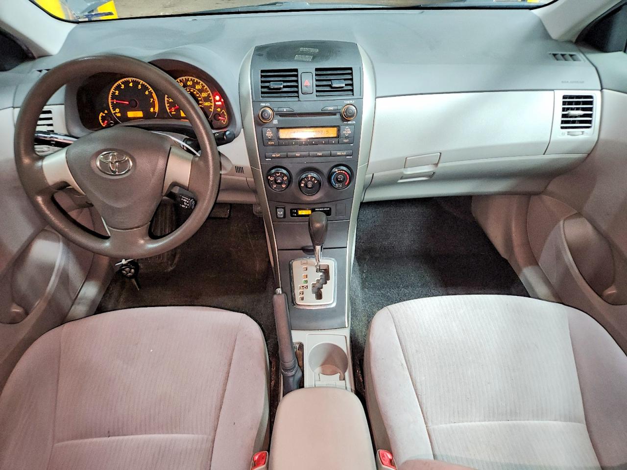 2010 TOYOTA COROLLA LE photo 22
