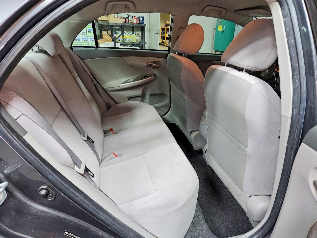 2010 TOYOTA COROLLA LE photo 28