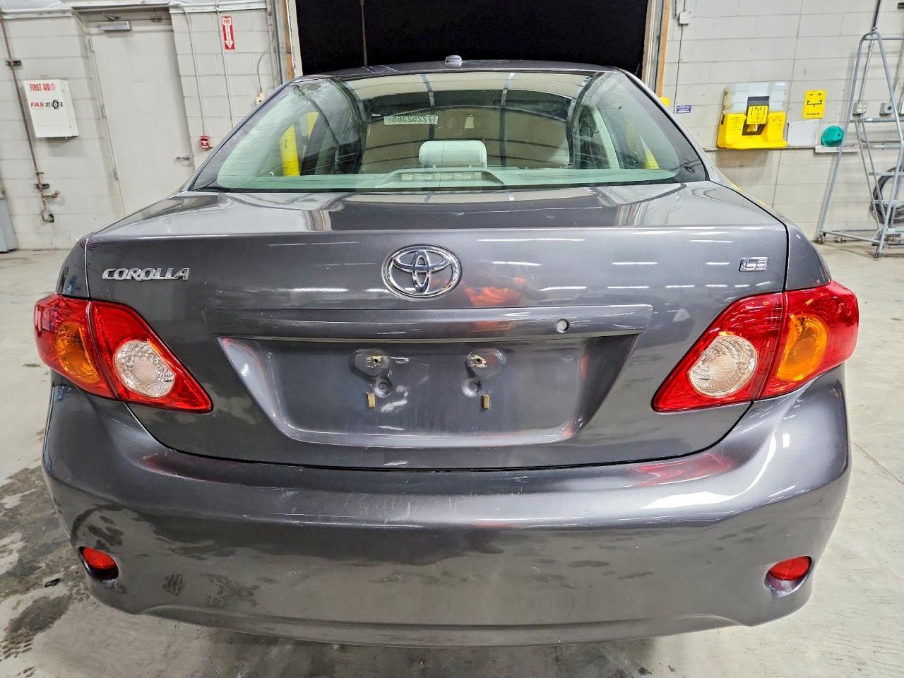 2010 TOYOTA COROLLA LE photo 16