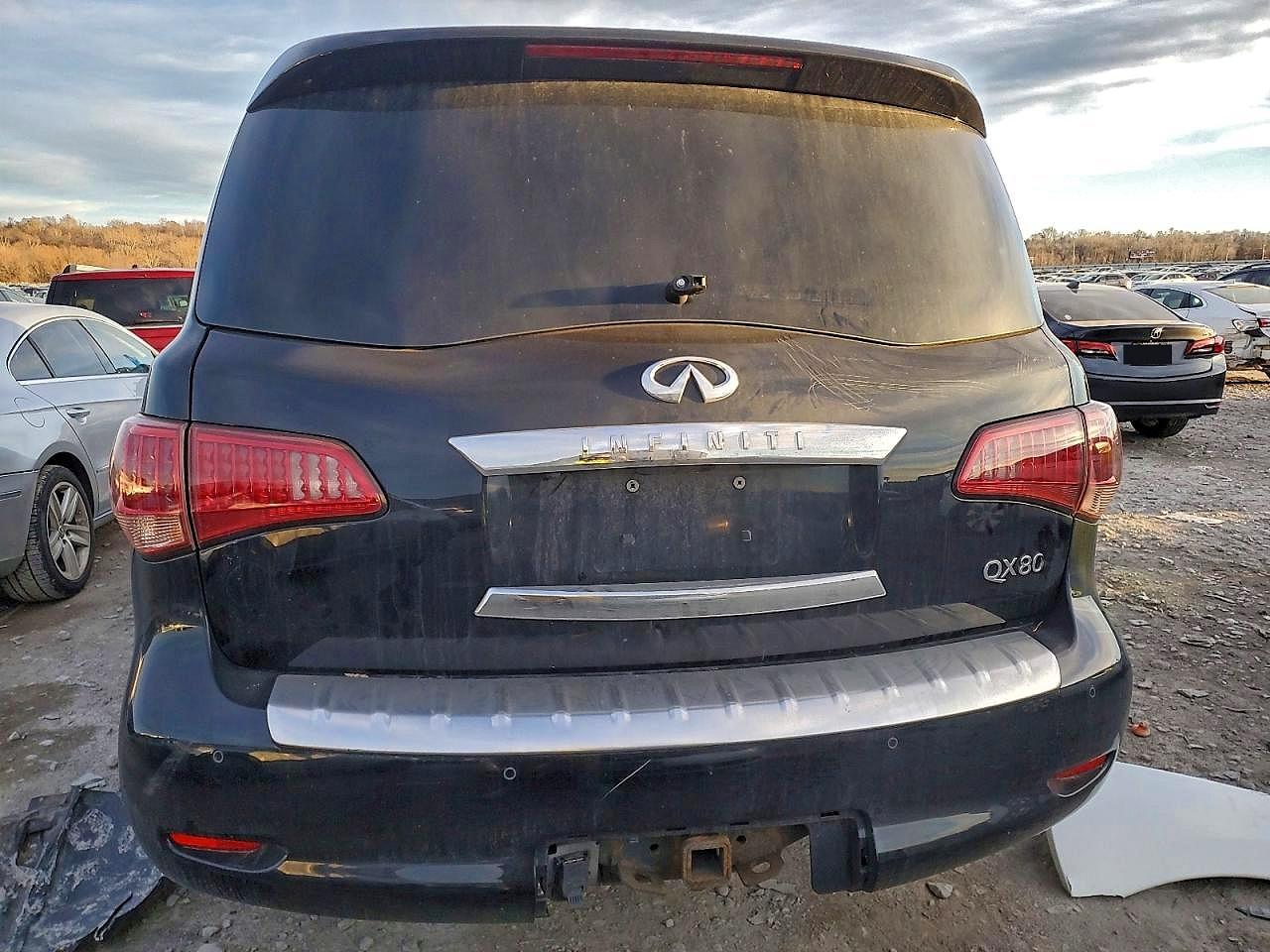 2017 INFINITI QX80 BASE photo 11