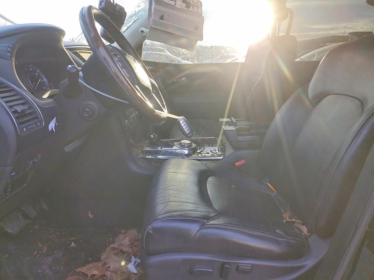 2017 INFINITI QX80 BASE photo 13