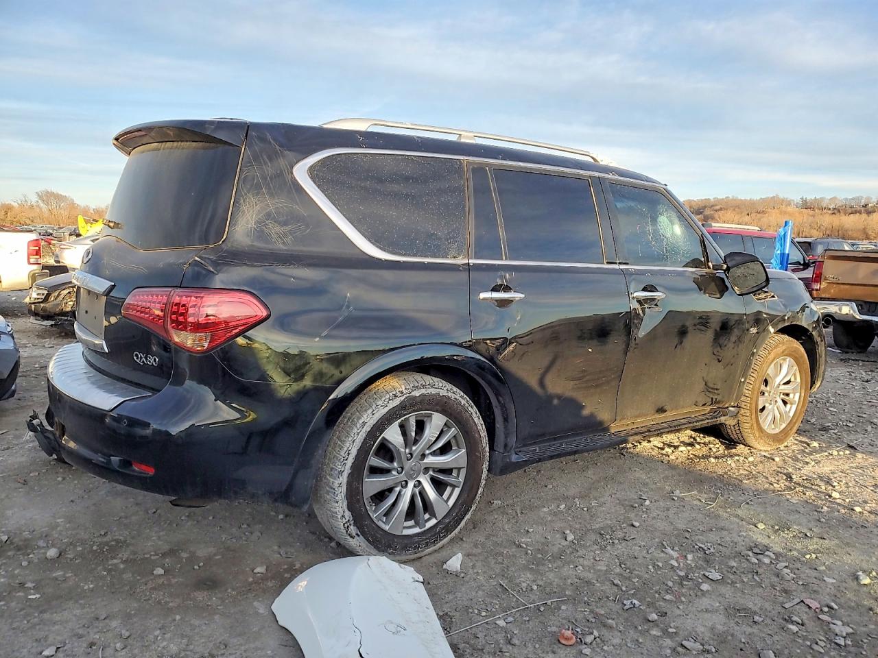2017 INFINITI QX80 BASE photo 5