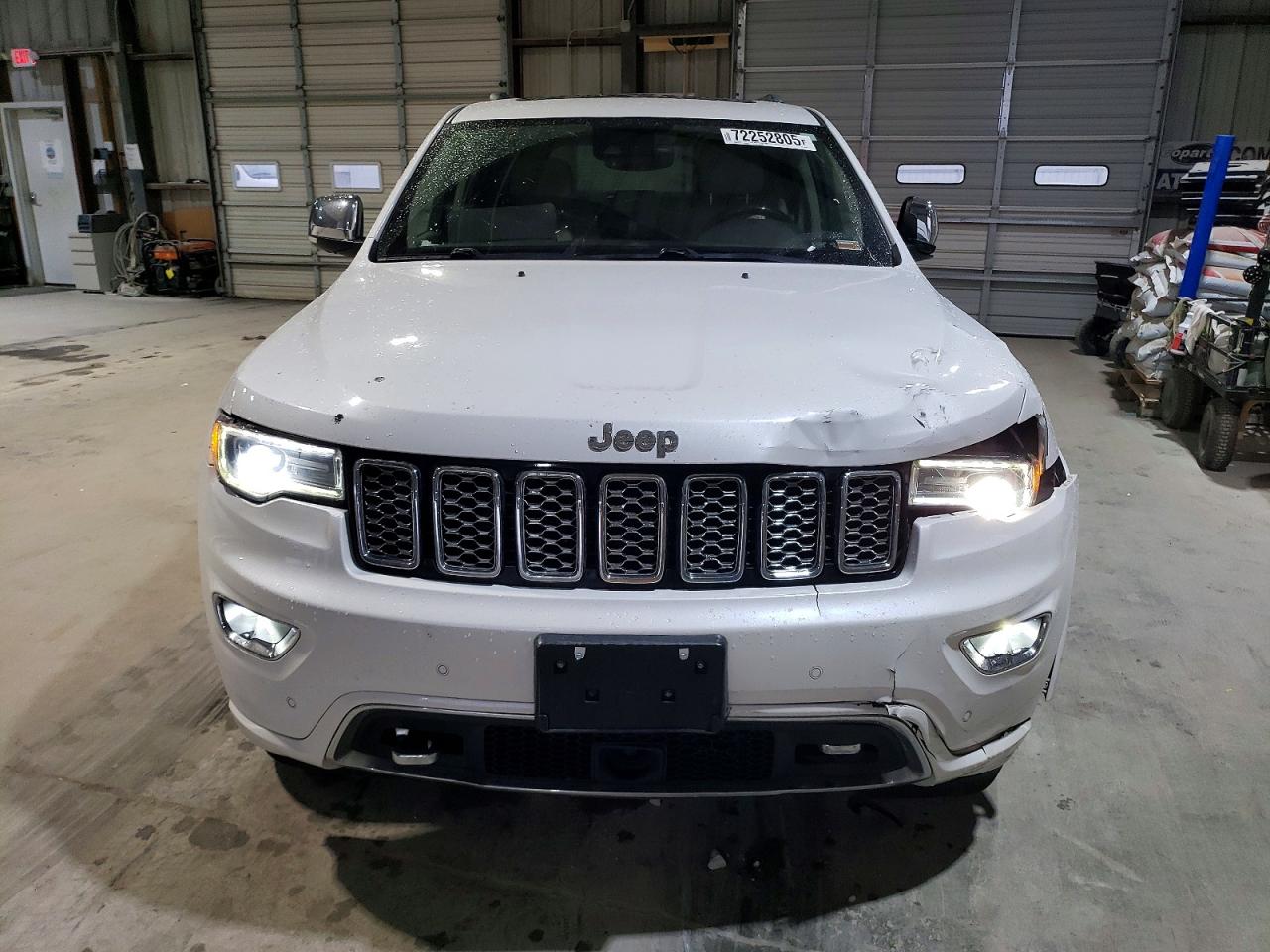 2018 JEEP GRAND CHEROKEE OVERLAND photo 13