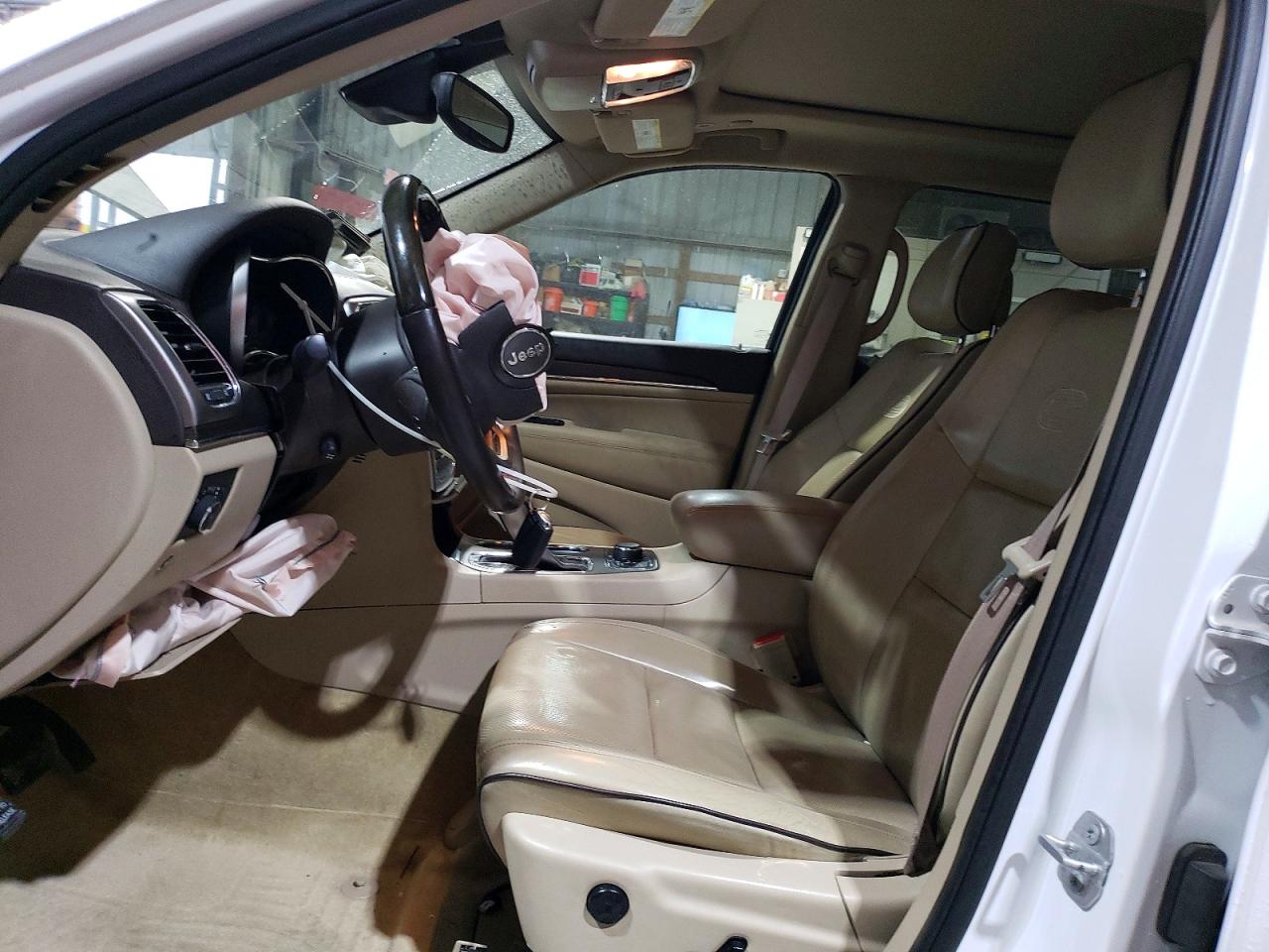 2018 JEEP GRAND CHEROKEE OVERLAND photo 19
