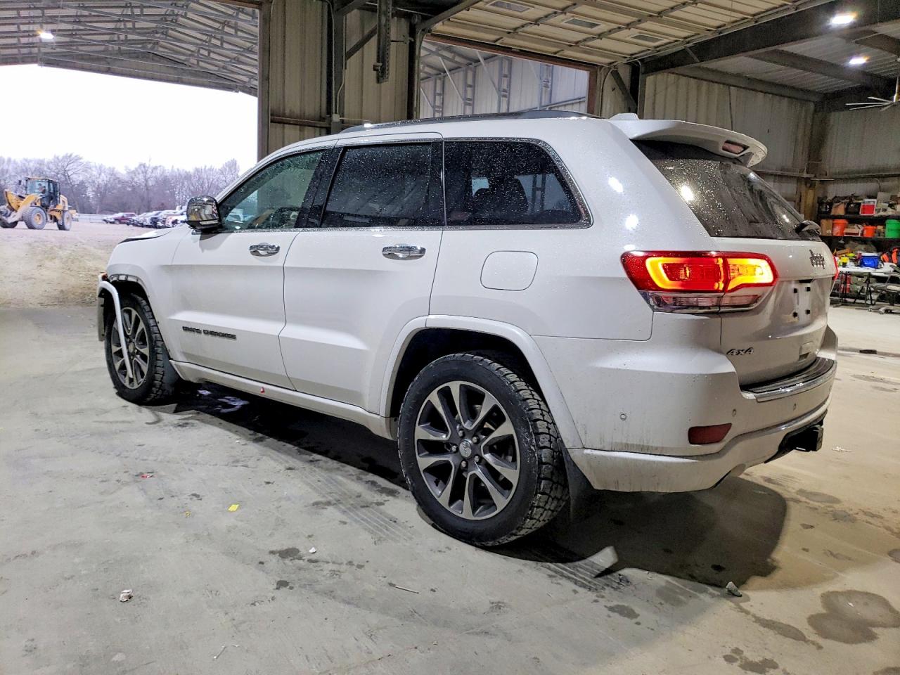 2018 JEEP GRAND CHEROKEE OVERLAND photo 4