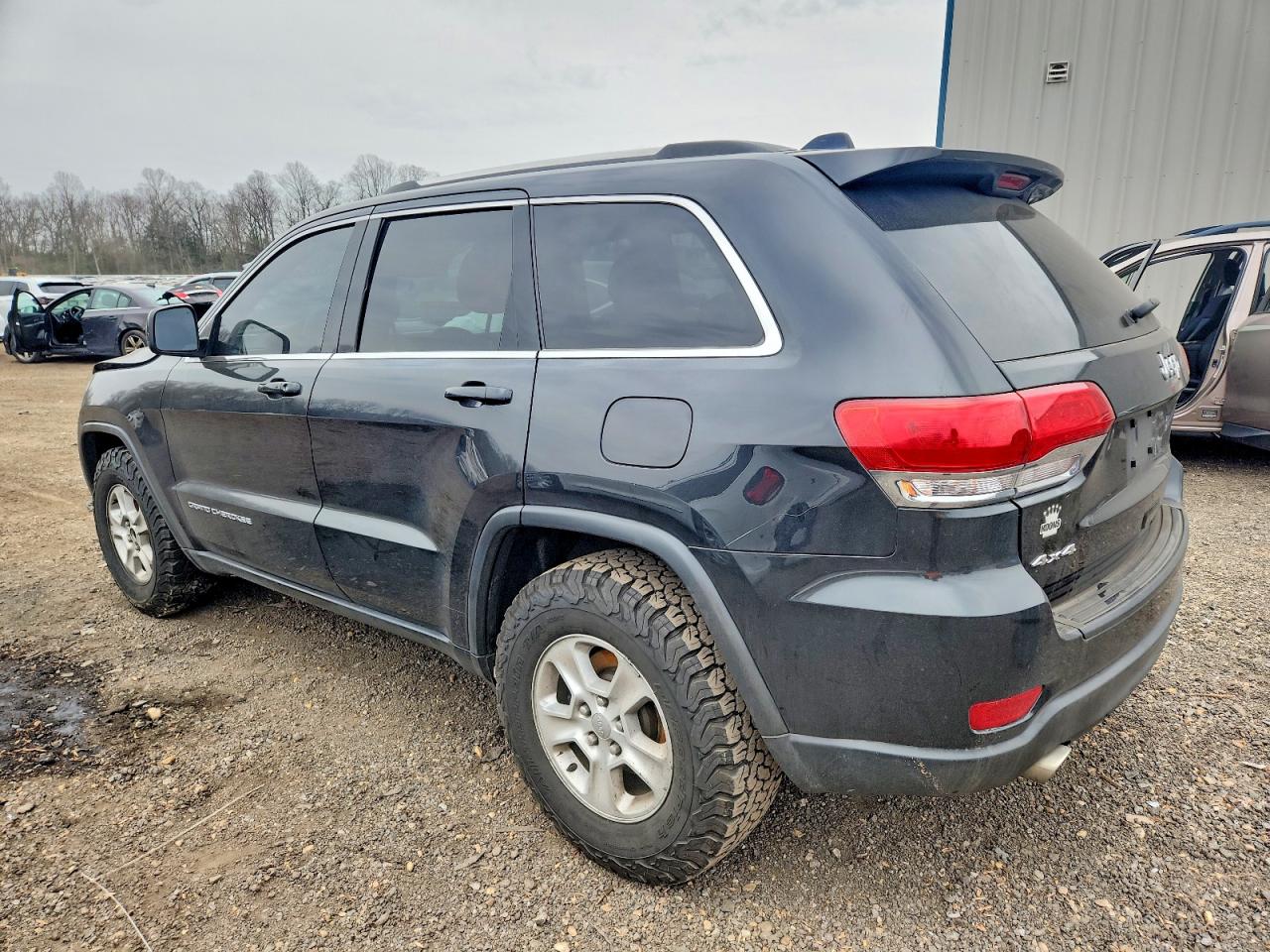 2015 JEEP GRAND CHEROKEE LAREDO photo 2