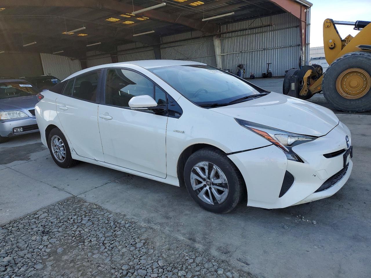 2016 TOYOTA PRIUS photo 4