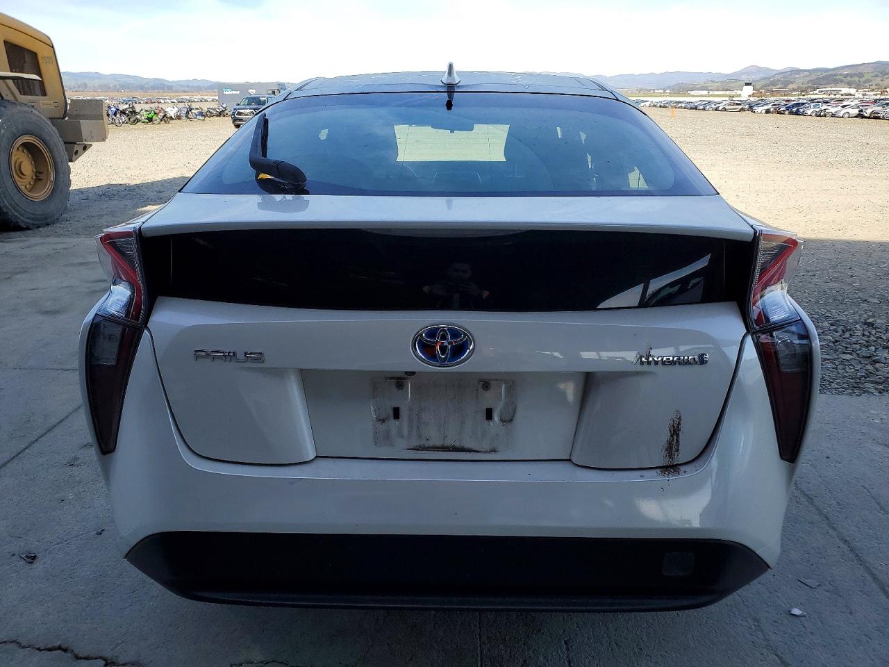 2016 TOYOTA PRIUS photo 6