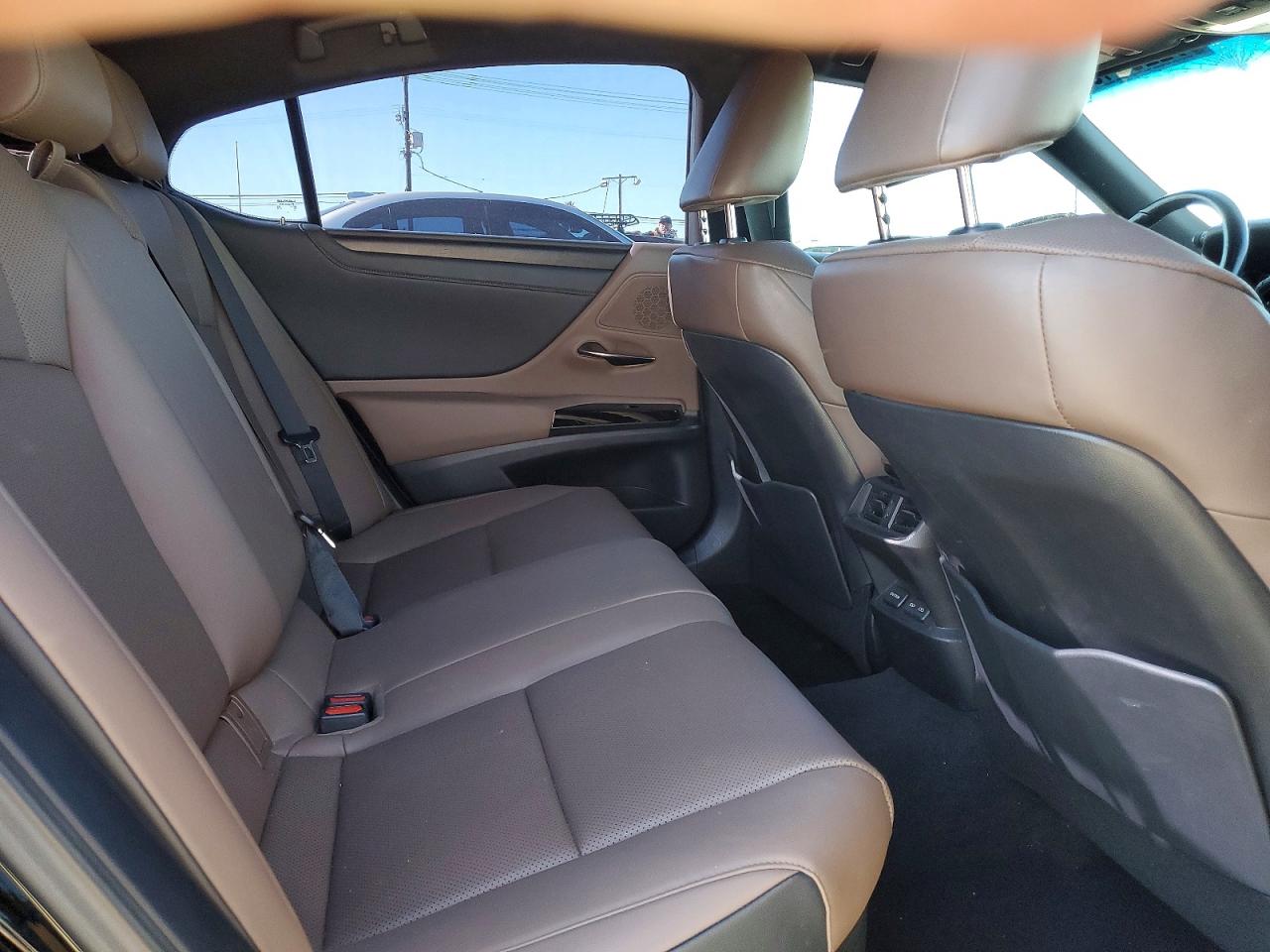 2024 LEXUS ES 300H BASE photo 10