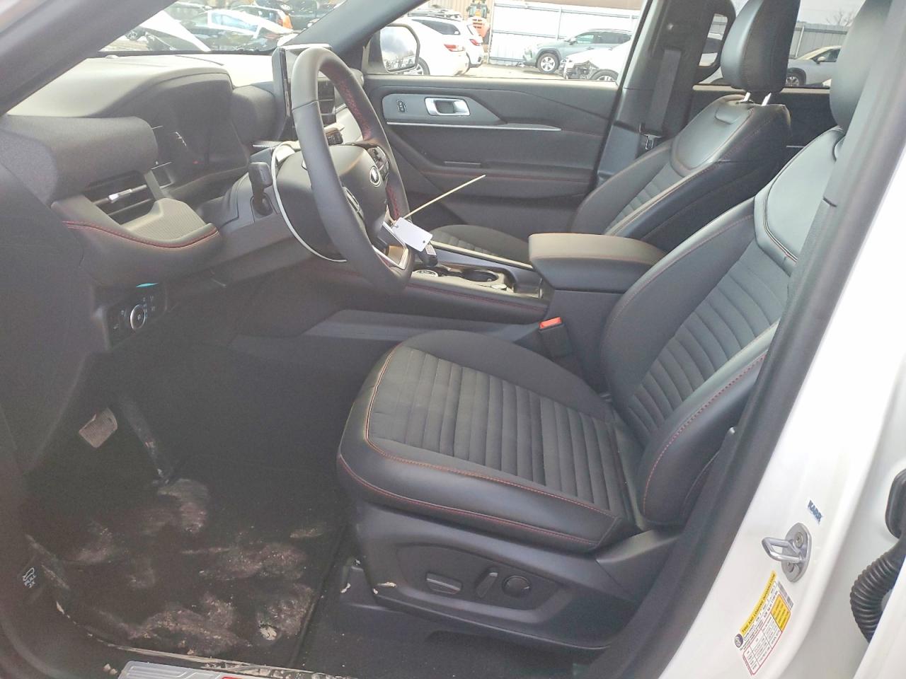 2025 FORD EXPLORER ST-LINE photo 19