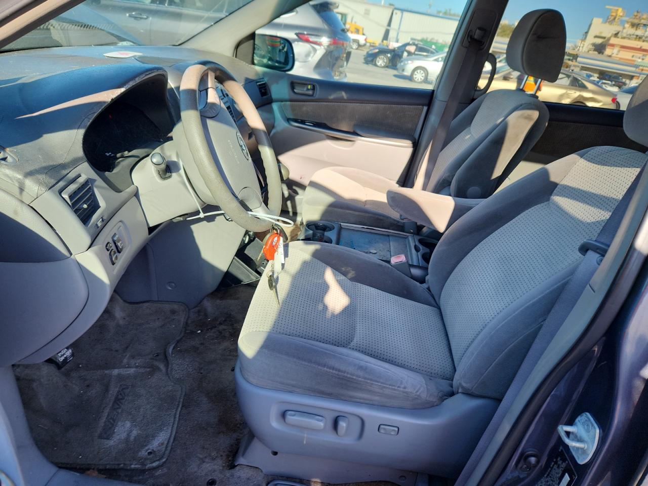 2009 TOYOTA SIENNA CE photo 7