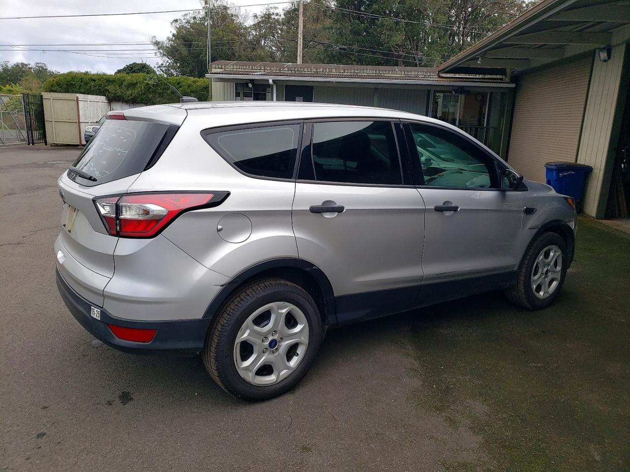 2017 FORD ESCAPE S photo 3