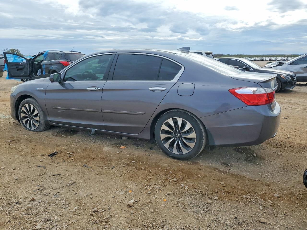 2014 HONDA ACCORD HYBRID photo 2