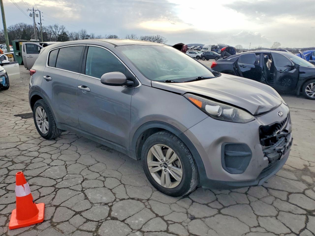 2018 KIA SPORTAGE LX photo 4