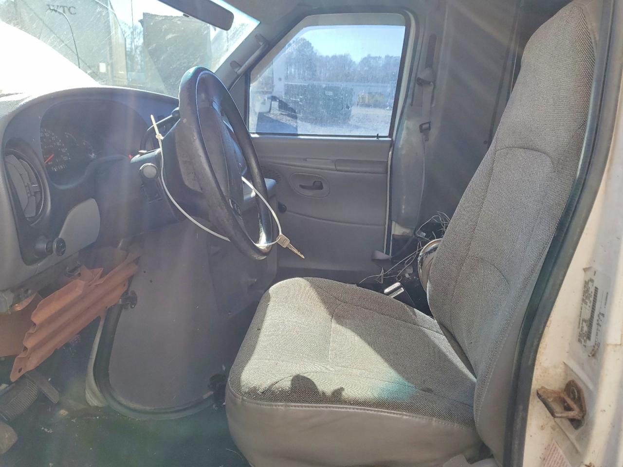 2001 FORD E350 DELIVERY TRUCK photo 7