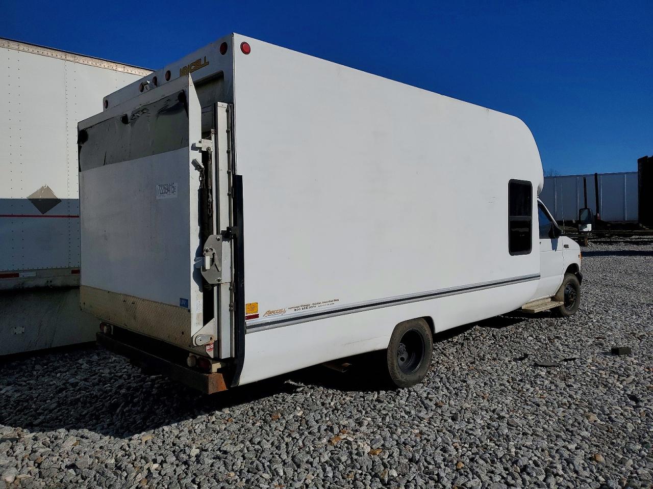 2001 FORD E350 DELIVERY TRUCK photo 3