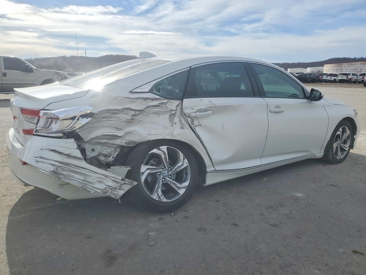 2018 HONDA ACCORD EXL photo 5