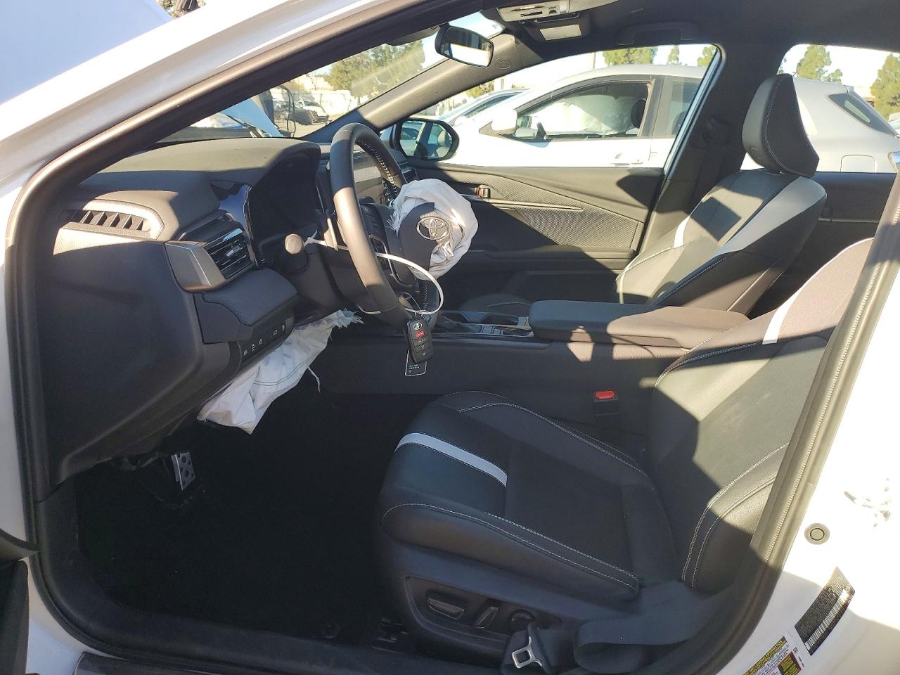 2025 TOYOTA CAMRY XSE photo 7