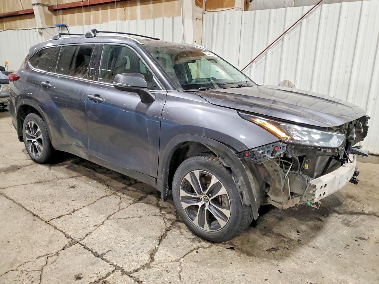 2020 TOYOTA HIGHLANDER XLE photo 4
