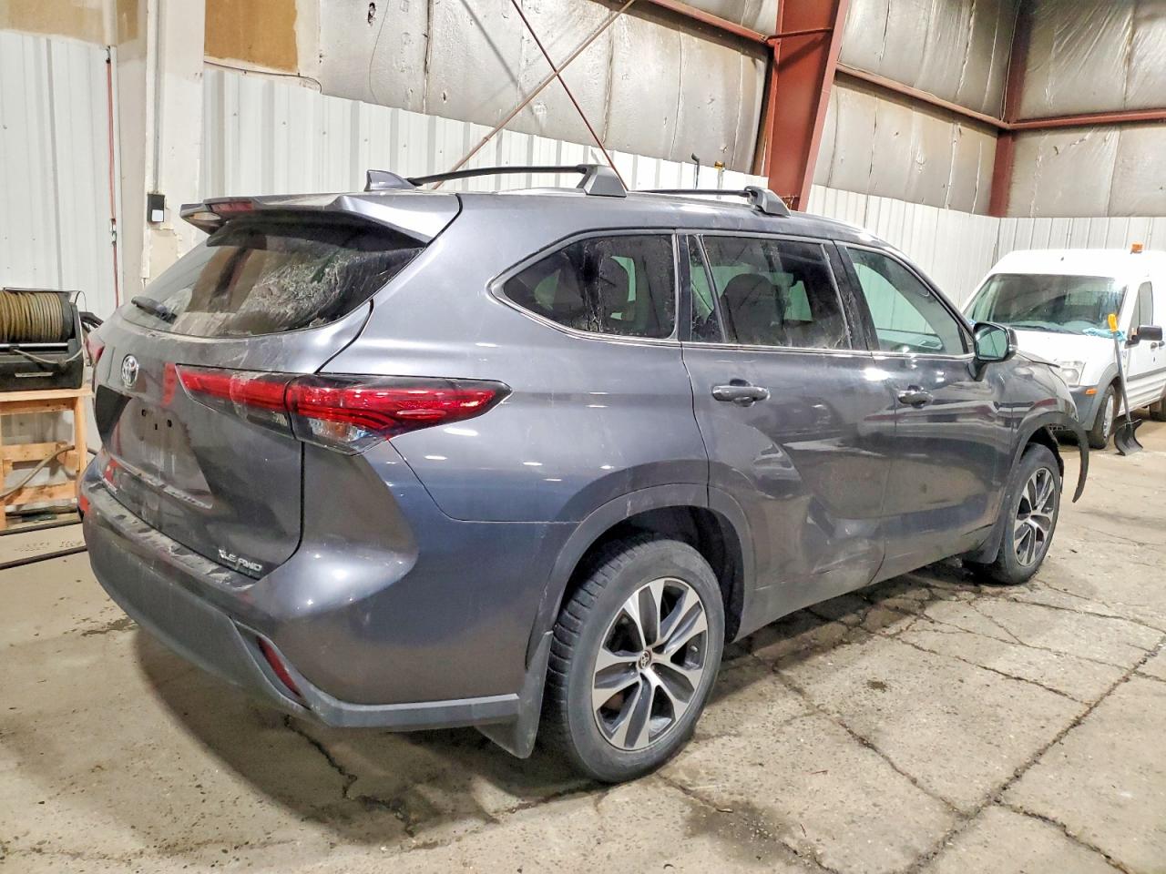 2020 TOYOTA HIGHLANDER XLE photo 3