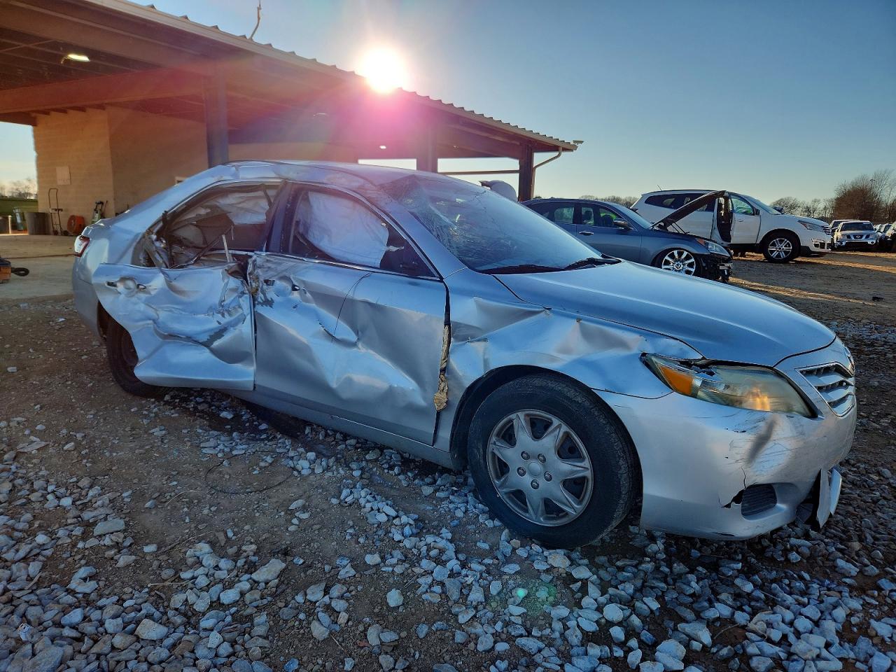 2011 TOYOTA CAMRY LE photo 4