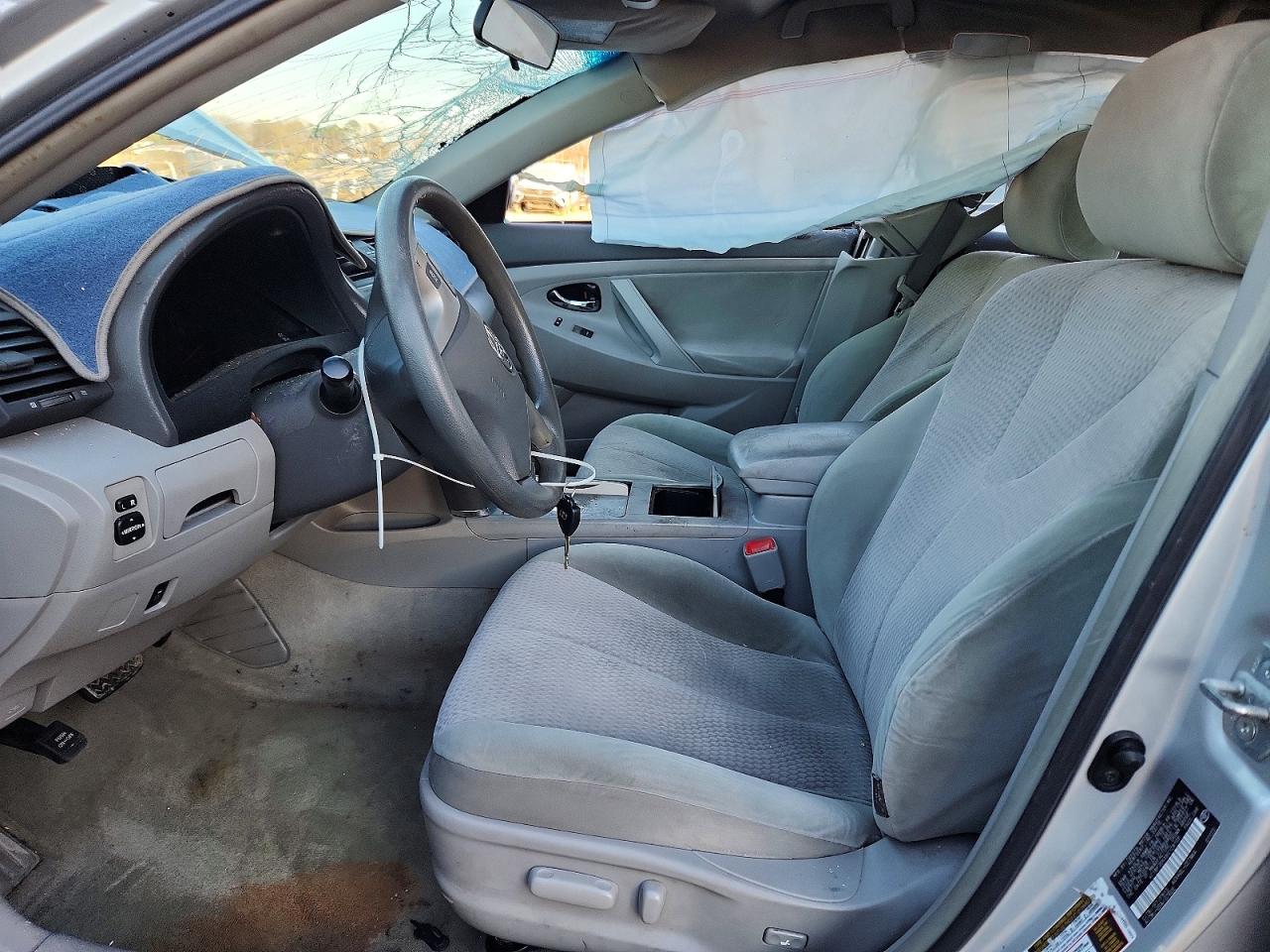 2011 TOYOTA CAMRY LE photo 7