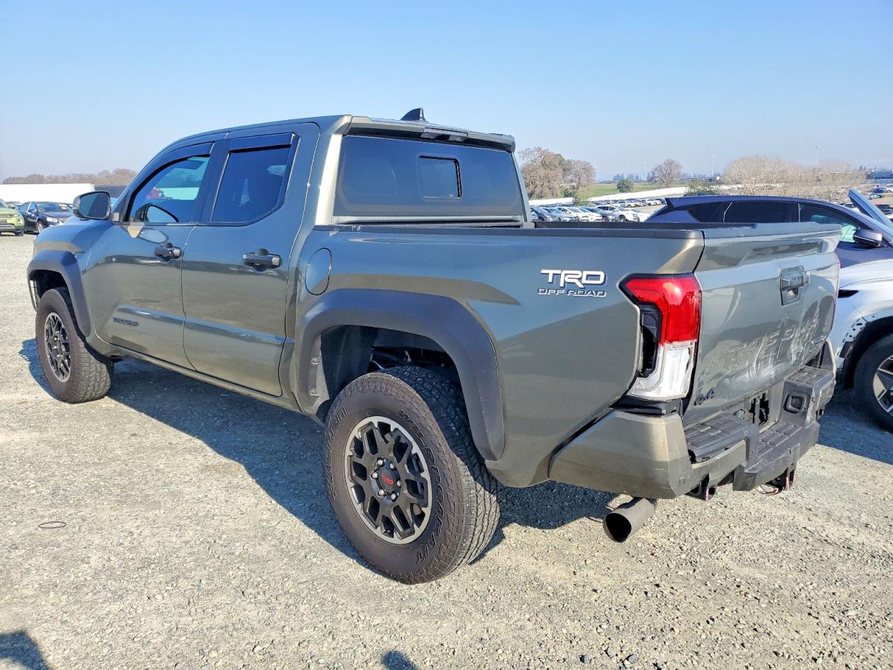 2024 TOYOTA TACOMA DOUBLE CAB photo 2