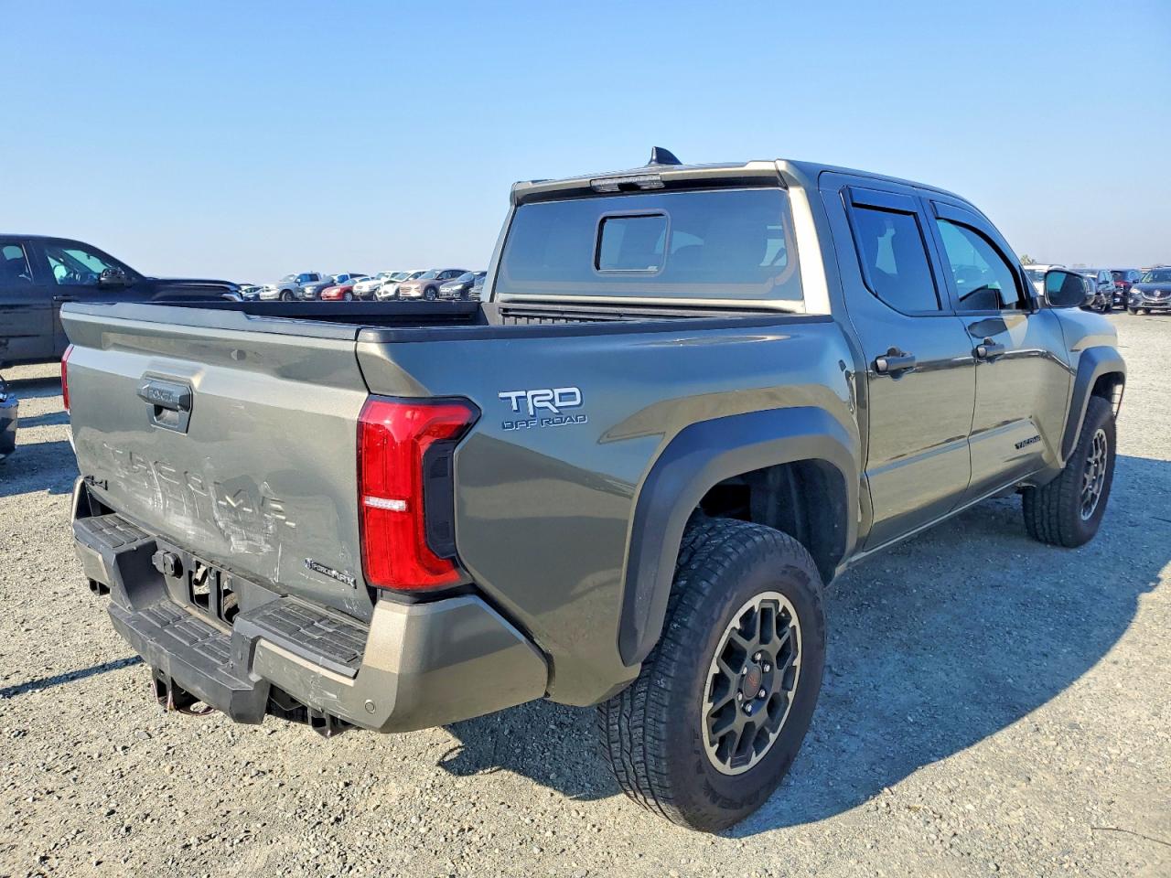 2024 TOYOTA TACOMA DOUBLE CAB photo 3