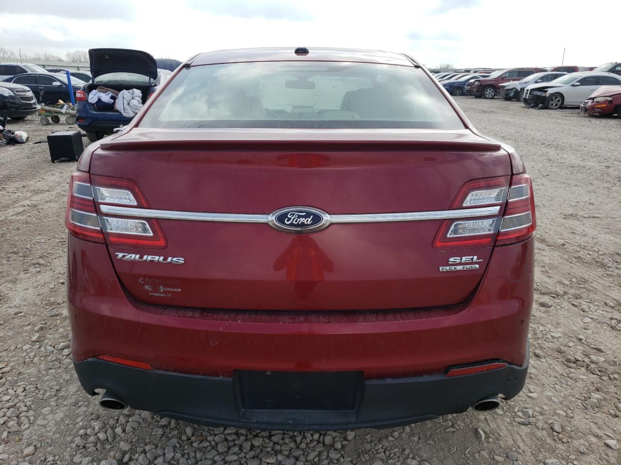 2016 FORD TAURUS SEL photo 11