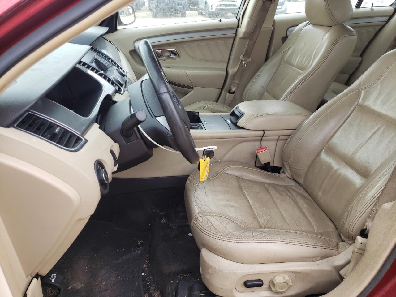 2016 FORD TAURUS SEL photo 13