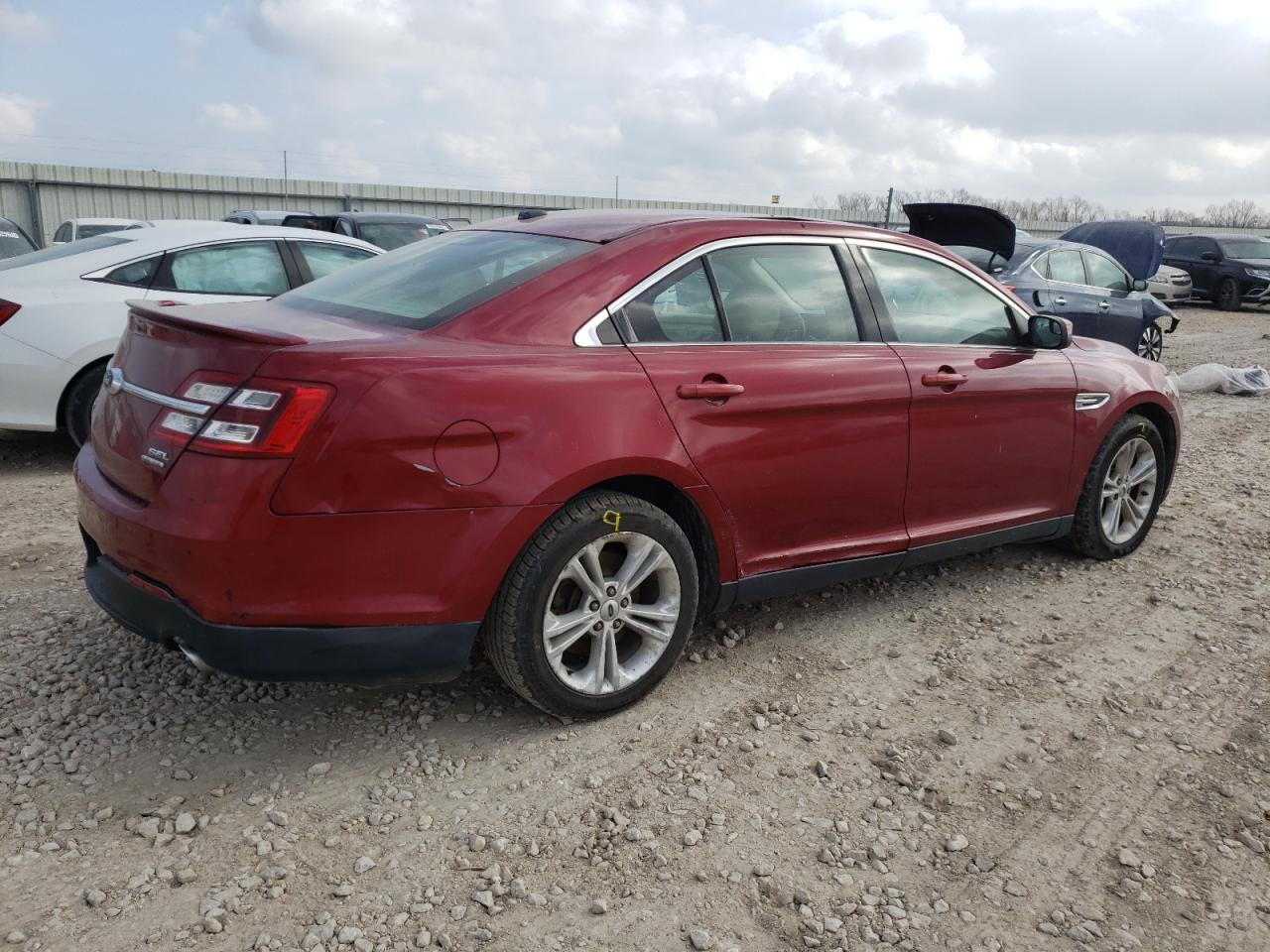 2016 FORD TAURUS SEL photo 5