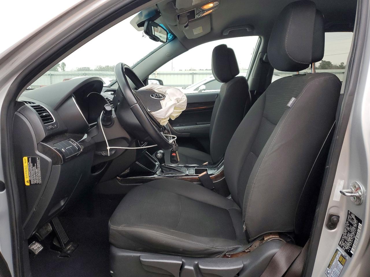 2014 KIA SORENTO LX photo 13