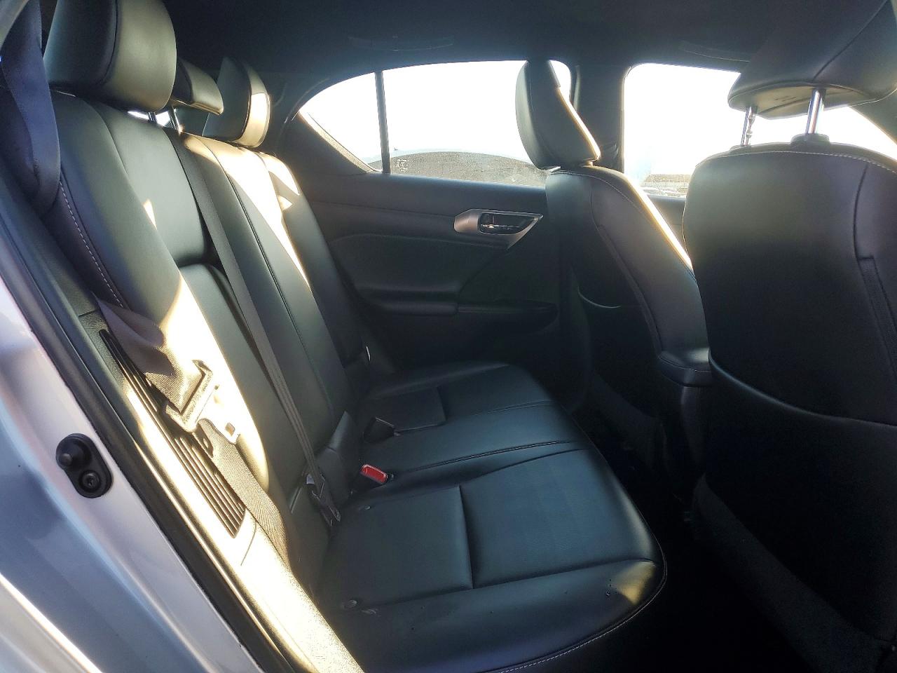 2016 LEXUS CT 200 photo 19