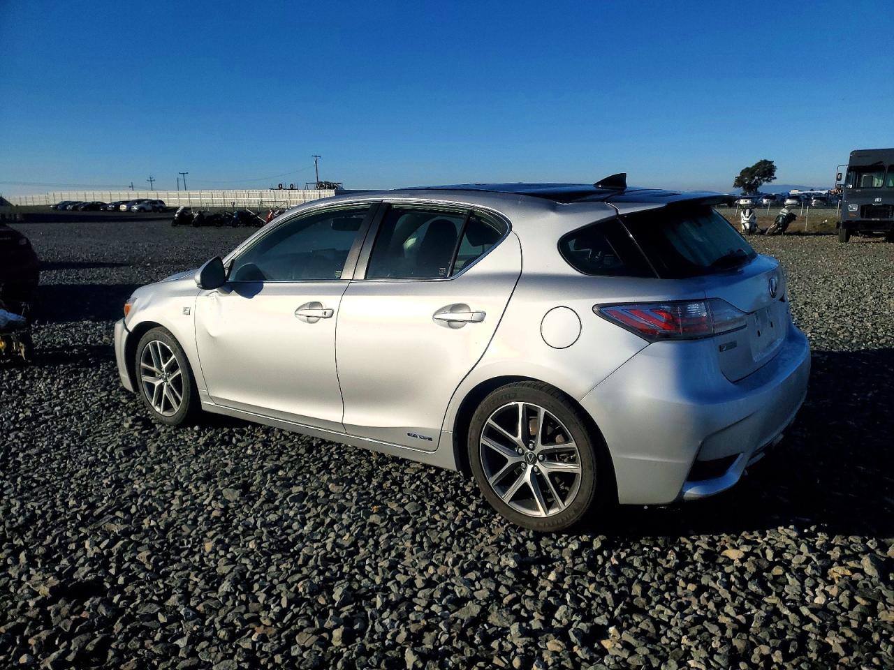2016 LEXUS CT 200 photo 3