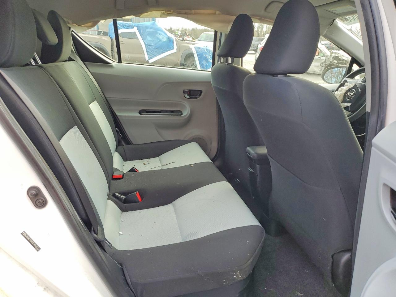 2013 TOYOTA PRIUS C photo 19