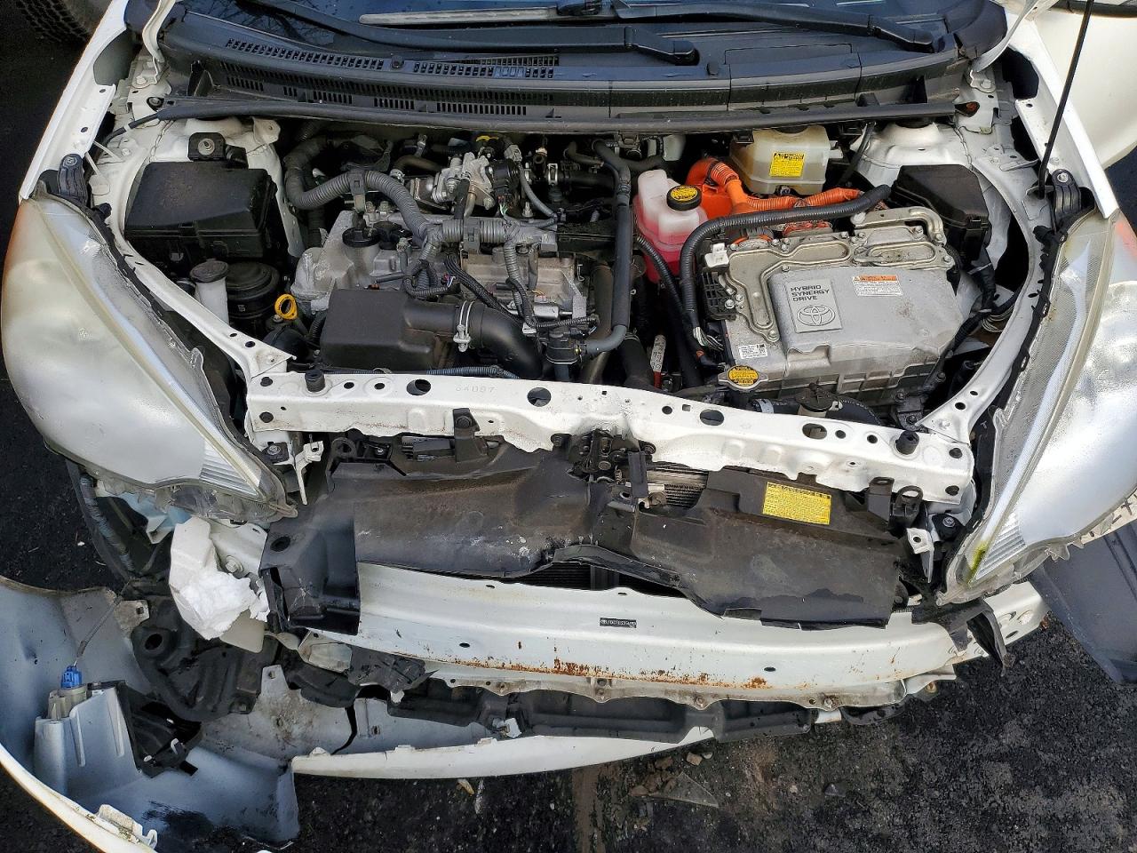 2013 TOYOTA PRIUS C photo 21