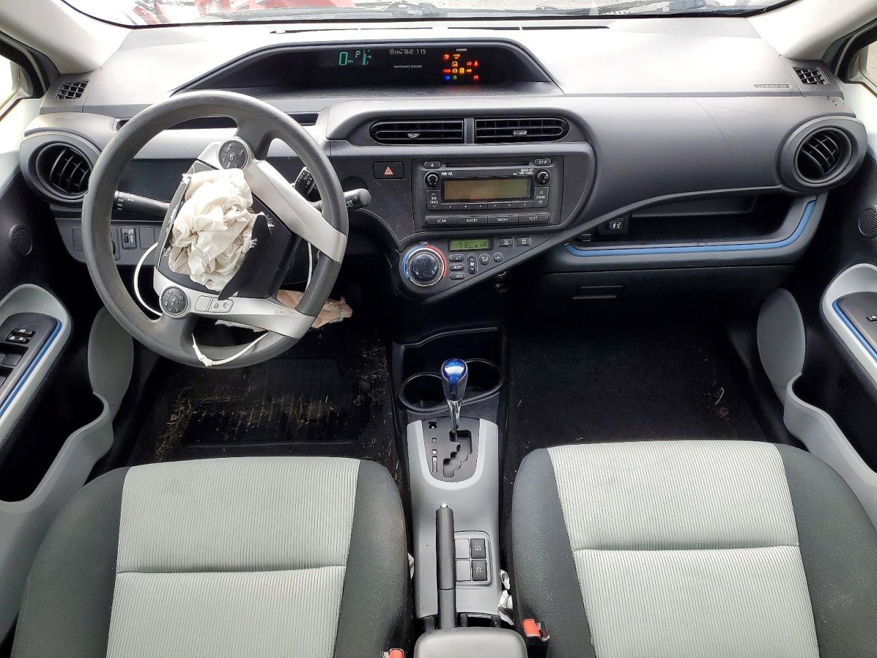 2013 TOYOTA PRIUS C photo 15