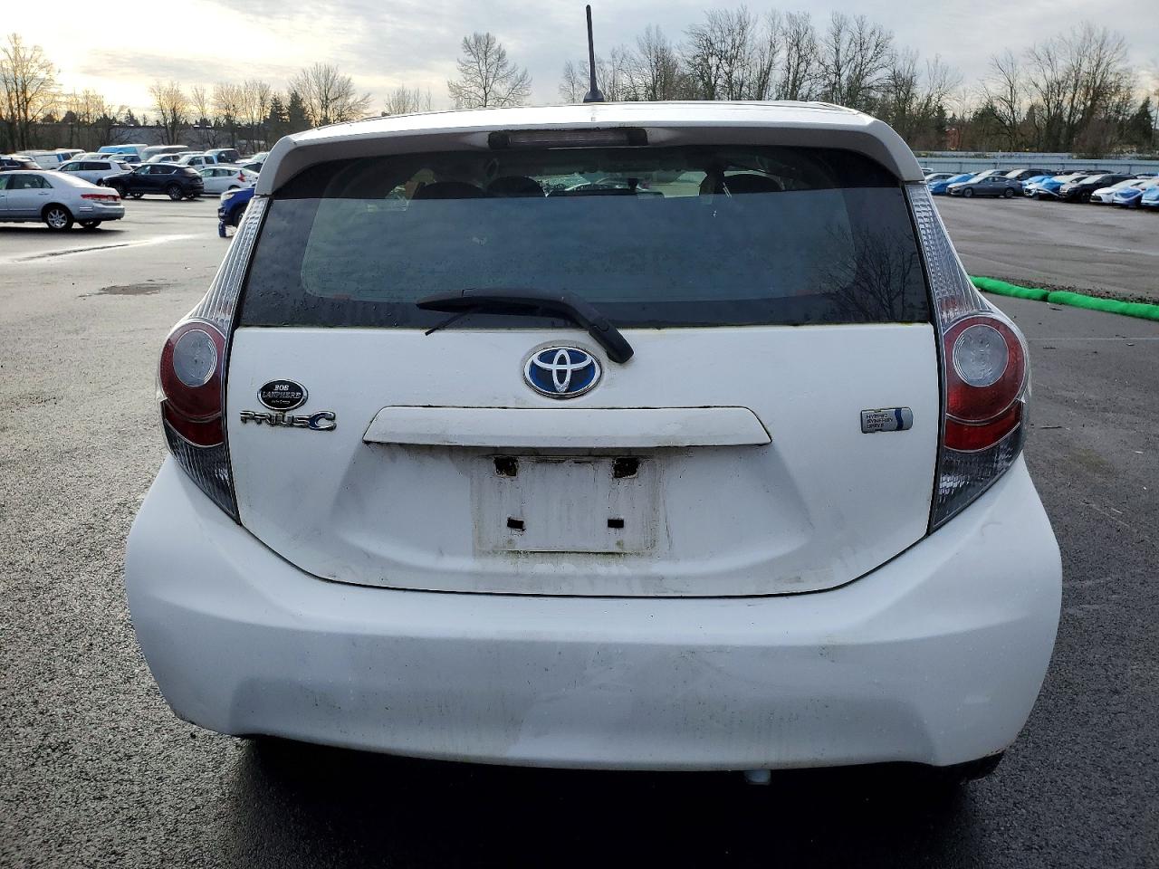 2013 TOYOTA PRIUS C photo 11