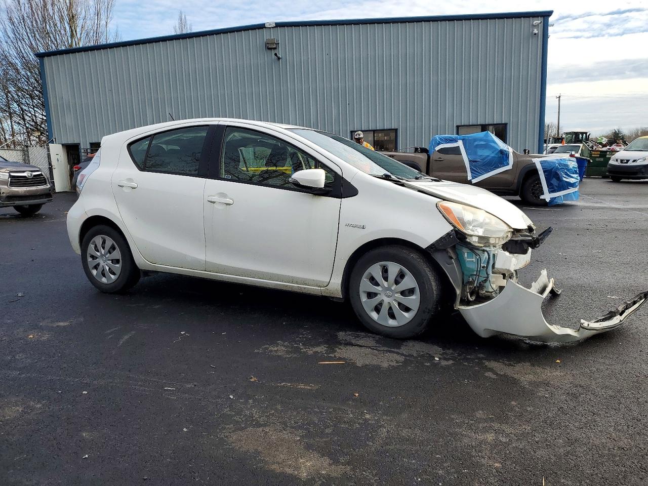 2013 TOYOTA PRIUS C photo 7