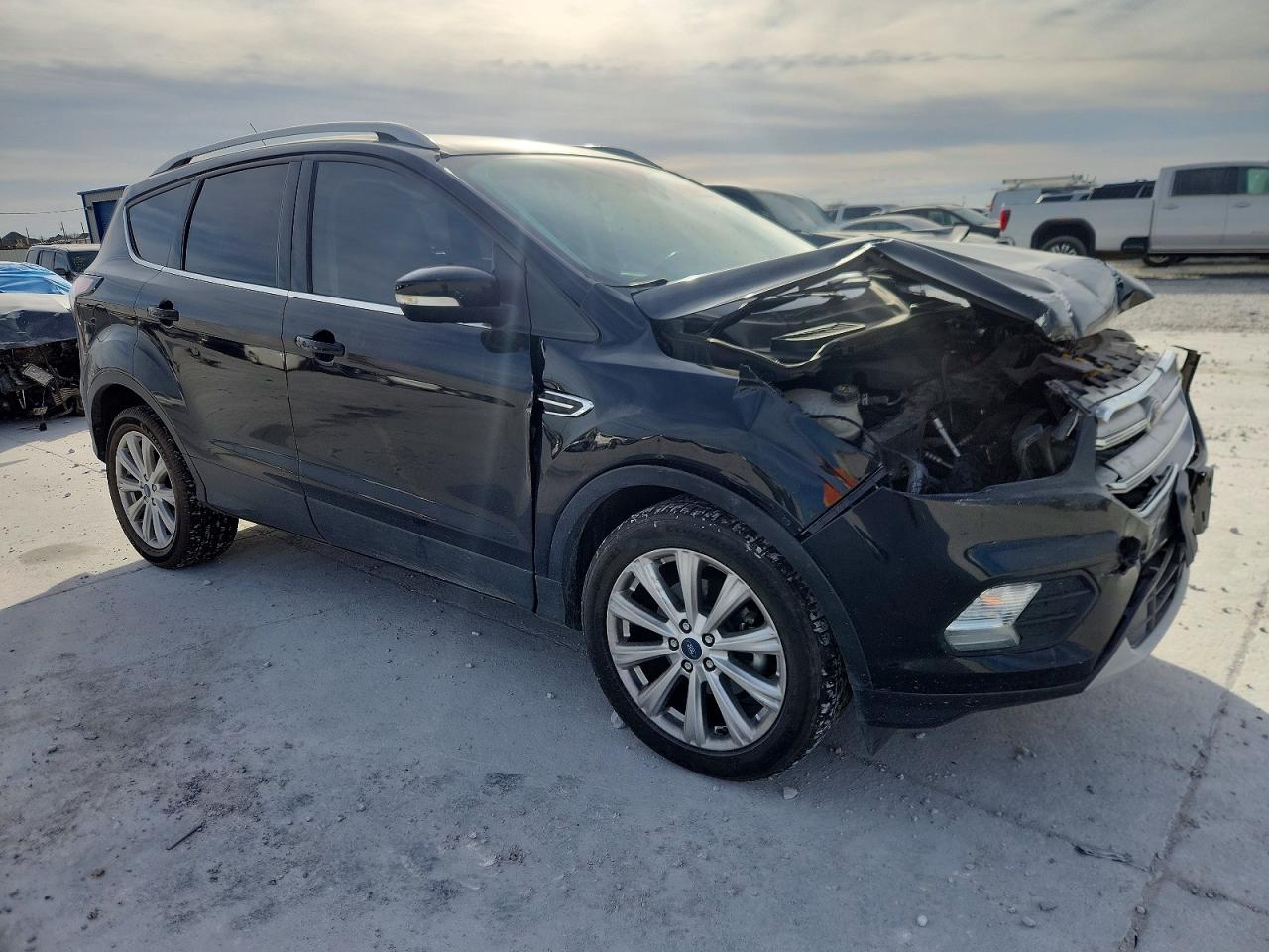 2017 FORD ESCAPE TITANIUM photo 4