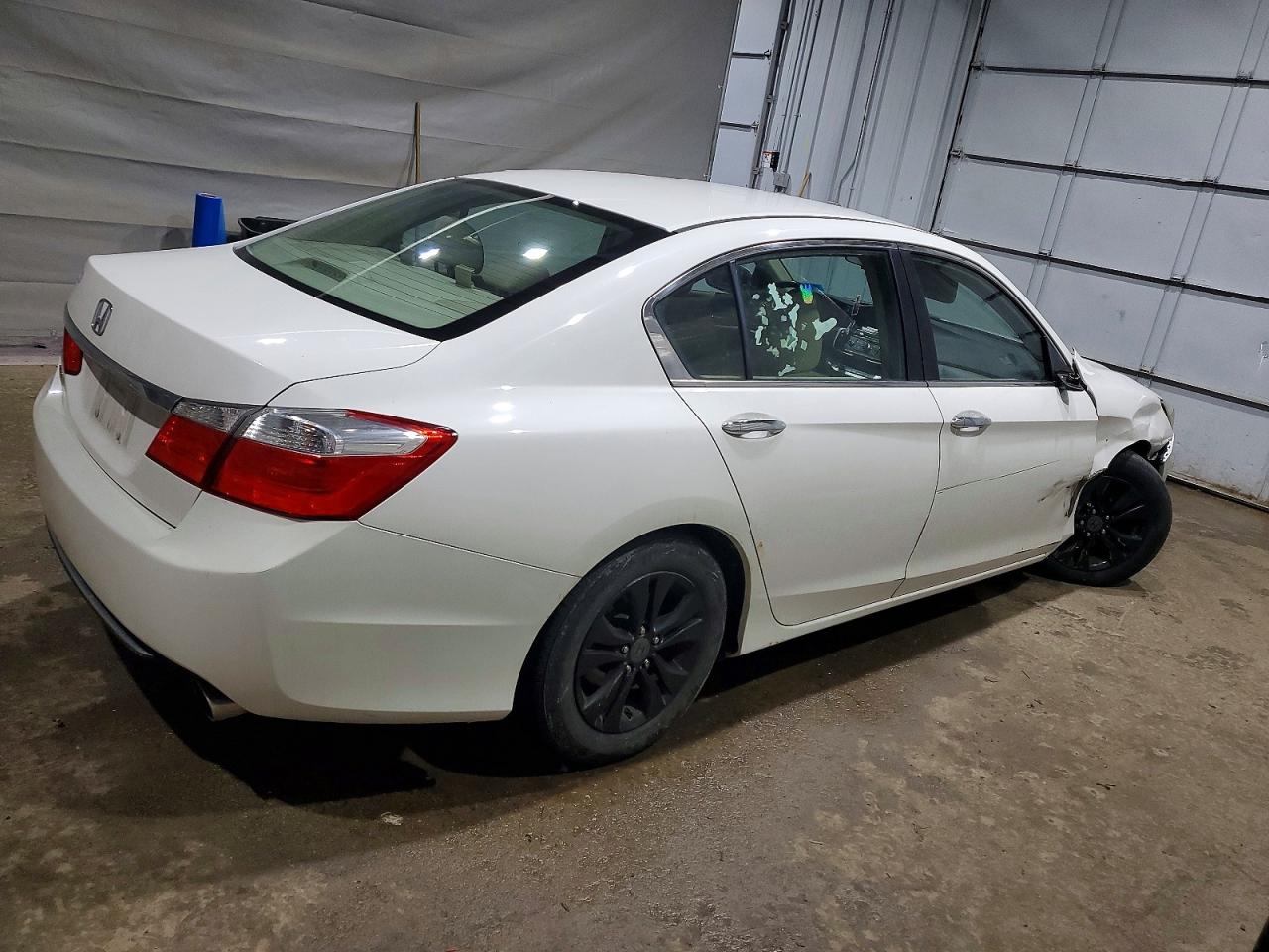 2013 HONDA ACCORD LX photo 5