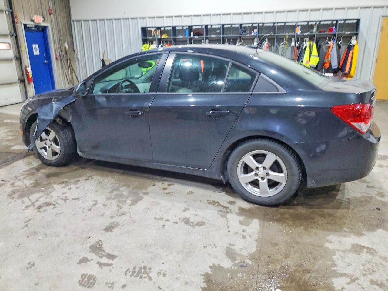 2014 CHEVROLET CRUZE LS photo 2