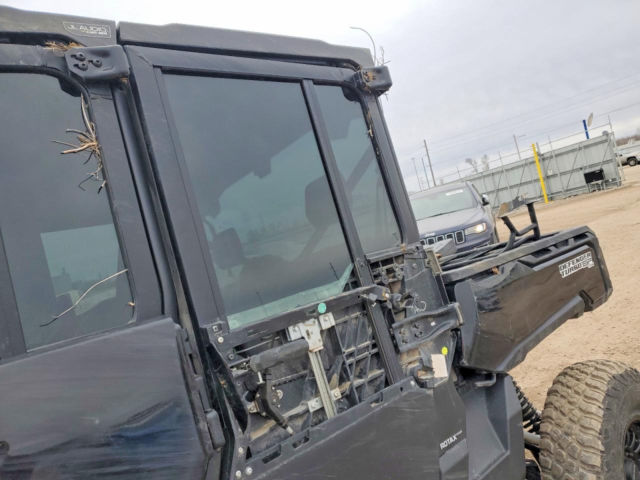 2024 CAN DEFENDER - utility vehicle photo 9