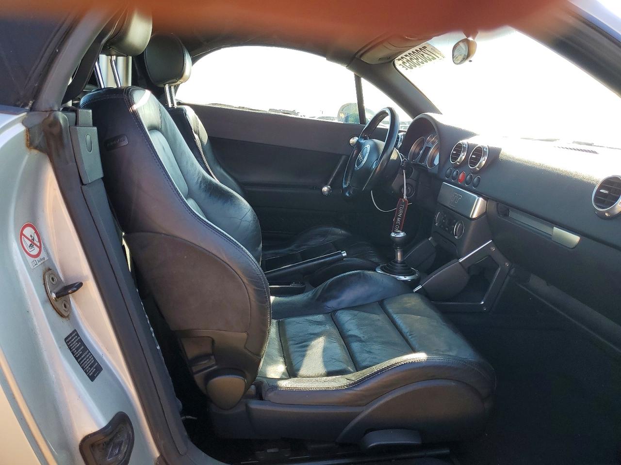 2002 AUDI TT photo 19