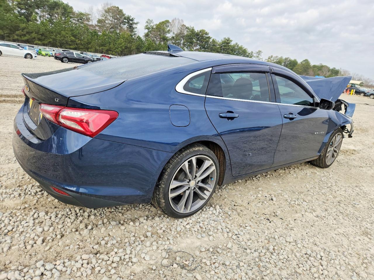 2022 CHEVROLET MALIBU LT photo 3