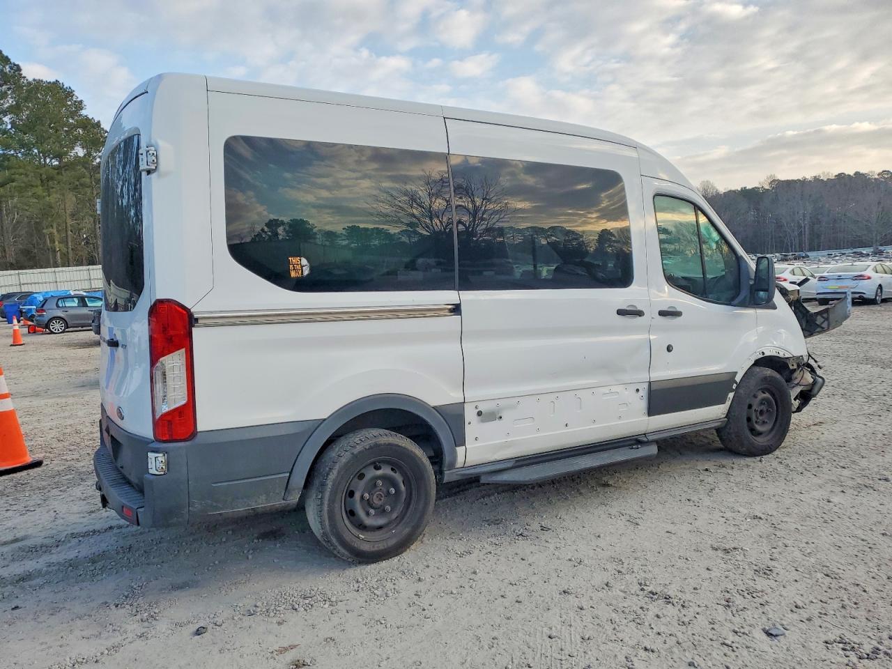 2017 FORD TRANSIT-150 WAG photo 3